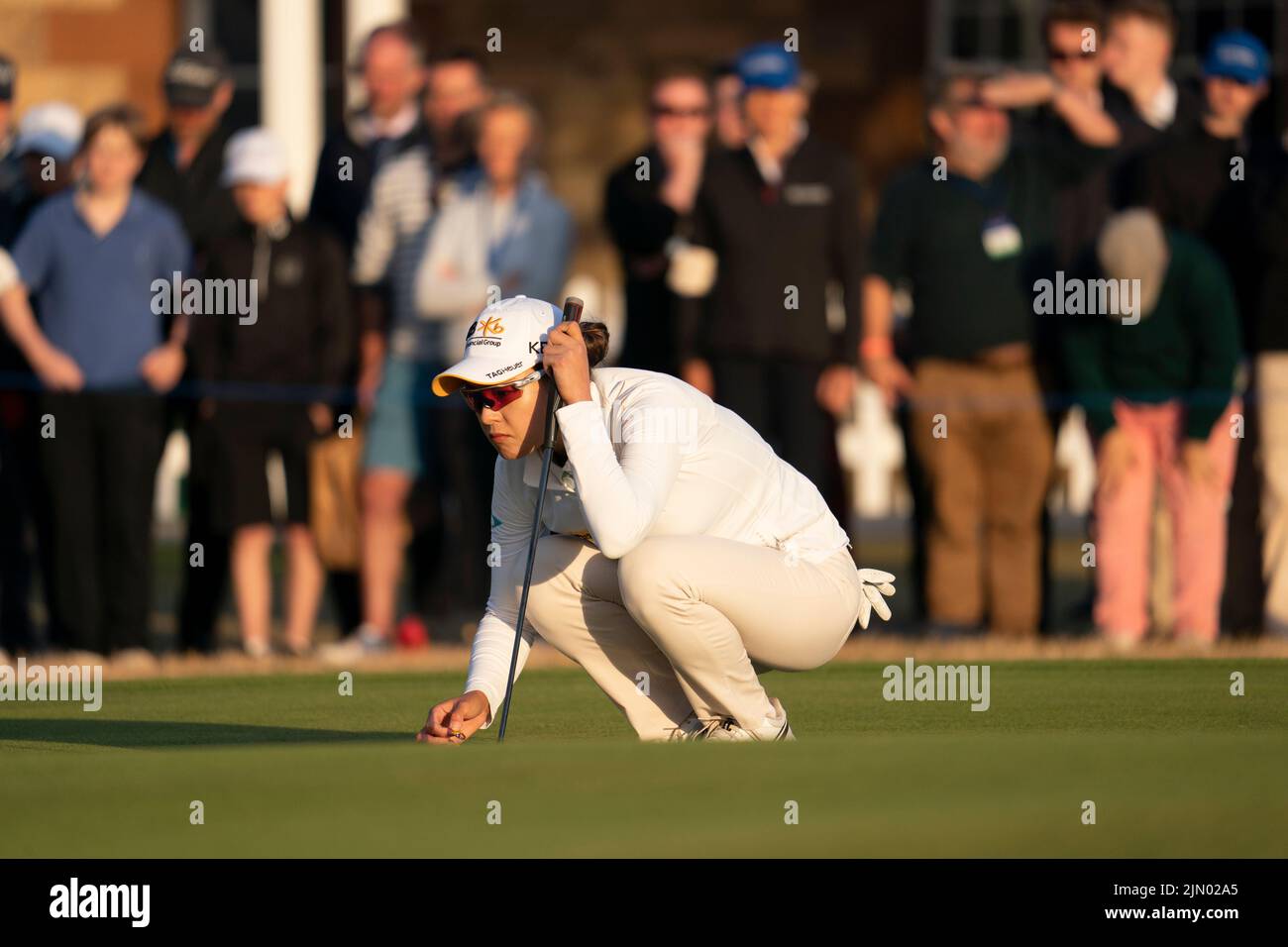 Gullane, Scozia, Regno Unito. 7th agosto 2022. Ultimo round del campionato AIG Women’s Open di golf a Muirfield a Gullane, East Lothian. PIC; Chun in Gee allinea il suo primo putt playoff sul 18th verde. Iain Masterton/Alamy Live News Foto Stock