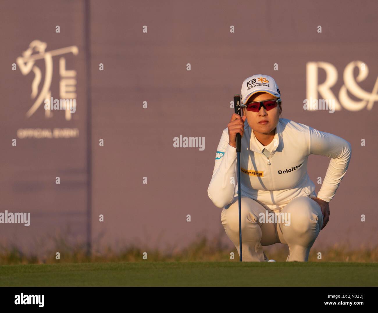 Gullane, Scozia, Regno Unito. 7th agosto 2022. Ultimo round del campionato AIG Women’s Open di golf a Muirfield a Gullane, East Lothian. PIC; Chun in Gee allinea il suo primo putt playoff sul 18th verde. Iain Masterton/Alamy Live News Foto Stock