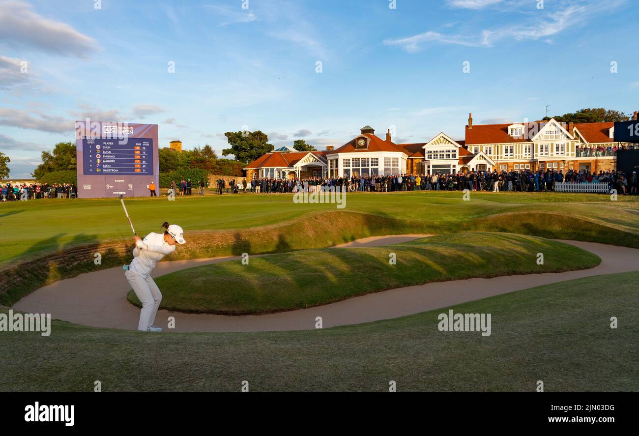 Gullane, Scozia, Regno Unito. 7th agosto 2022. Ultimo round del campionato AIG Women’s Open di golf a Muirfield a Gullane, East Lothian. PIC; Chun in Gee suona dal posto letto bunker il 18th verde. Iain Masterton/Alamy Live News Foto Stock