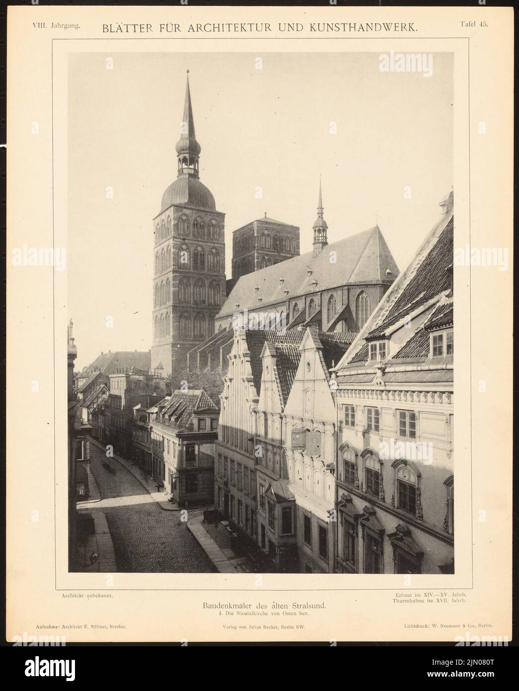 N.N., Nikolaikirche, Stralsund. (Da: Foglie per l'architettura e l'artigianato, 8th anni, 1895, Tafel 45.) (1895-1895): Vista dell'est. Leggera pressione sulla carta, 33,9 x 27,3 cm (compresi i bordi di scansione) N. : Nikolaikirche, Stralsund. (Aus: Blätter für Architektur und Kunsthandwerk, 8. JG., 1895, Tafel 45) Foto Stock