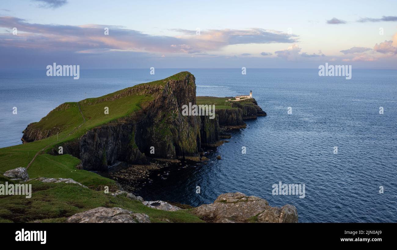 Neist Point all'alba Foto Stock