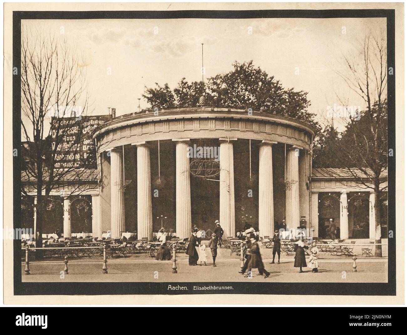 Fotografo sconosciuto, Elisabethbrunnen, Aachen (senza data): Visualizza. Foto, 18,3 x 24,3 cm (inclusi i bordi di scansione) senza bordi. Fotografie : Elisabethbrunnen, Aachen (ohne DAT.) Foto Stock