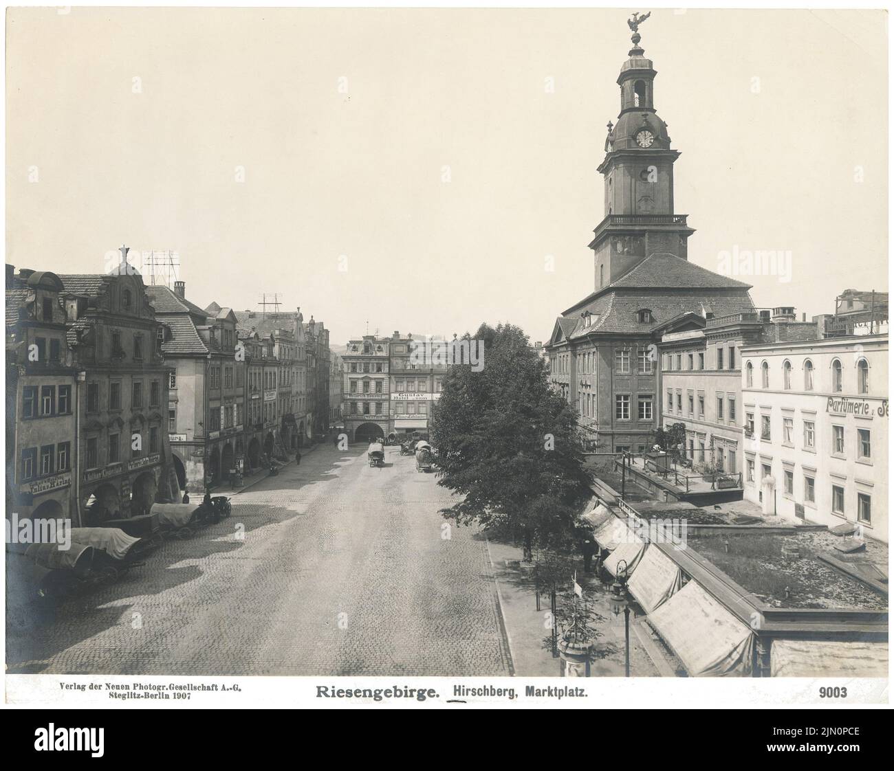 Nuova società fotografica (NPG), mercato con municipio, Hirschberg (1907): Visualizza. Foto, 19,3 x 24,3 cm (compresi i bordi di scansione) Neue Photographische Gesellschaft (NPG): Marktplatz mit Rathaus, Hirschberg (1907) Foto Stock