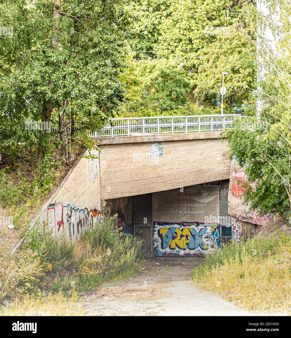 Il portale occidentale del tunnel ferroviario di Pasila vicino a Teollisuuskatu a Vallila, Helsinki, Finlandia, è ora aperto. Foto Stock