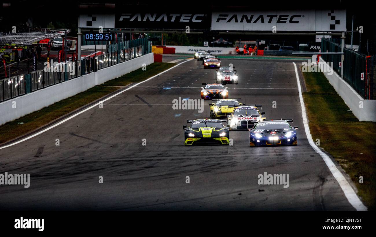 Le vetture da corsa in pista durante la Formula 1 Rolex Gran Premio del Belgio 2022 Foto Stock