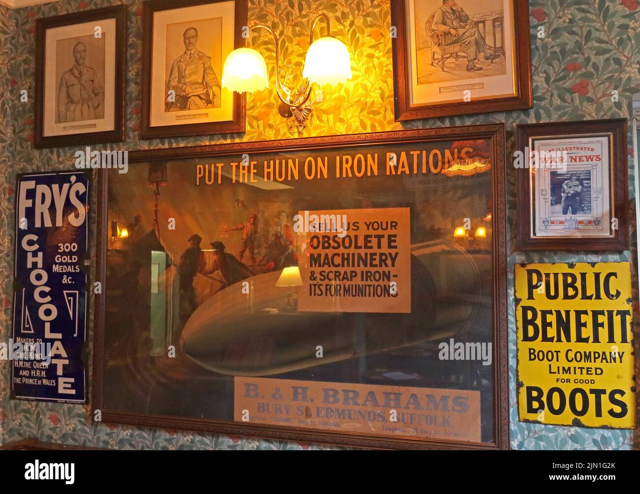 Interno dell'Albion Inn, Volunteer St / Park St, Chester, Cheshire, Inghilterra, Regno Unito, CH1 1RN Foto Stock