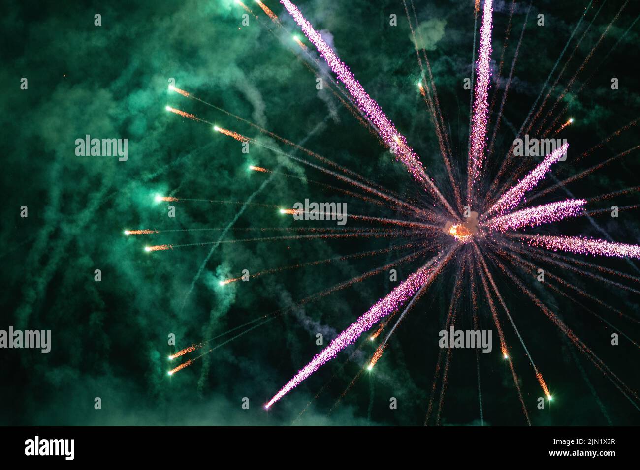 Fuochi d'artificio di notte in festival Foto Stock