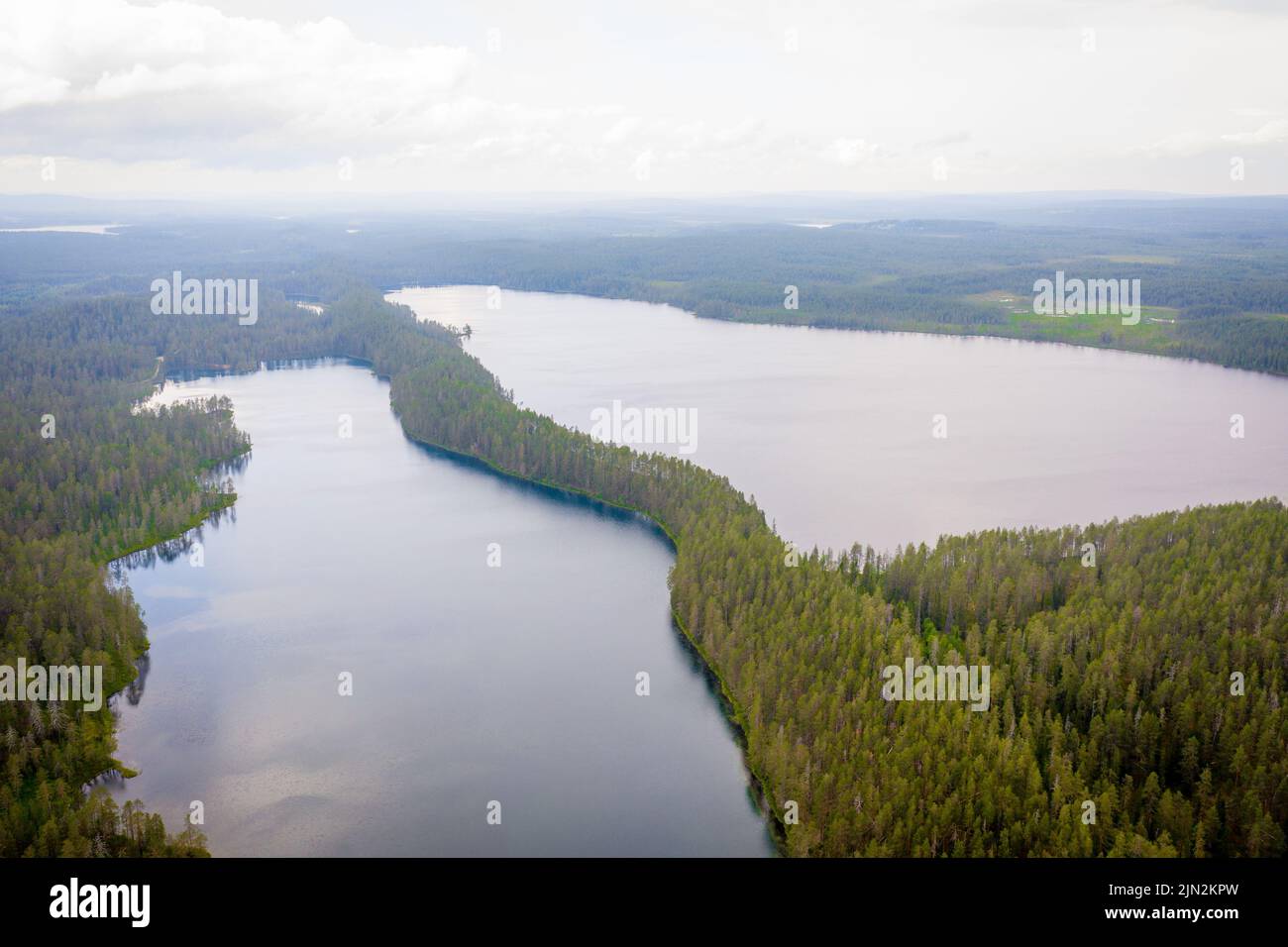 Ripresa aerea dei laghi in Finlandia durante l'estate Foto Stock