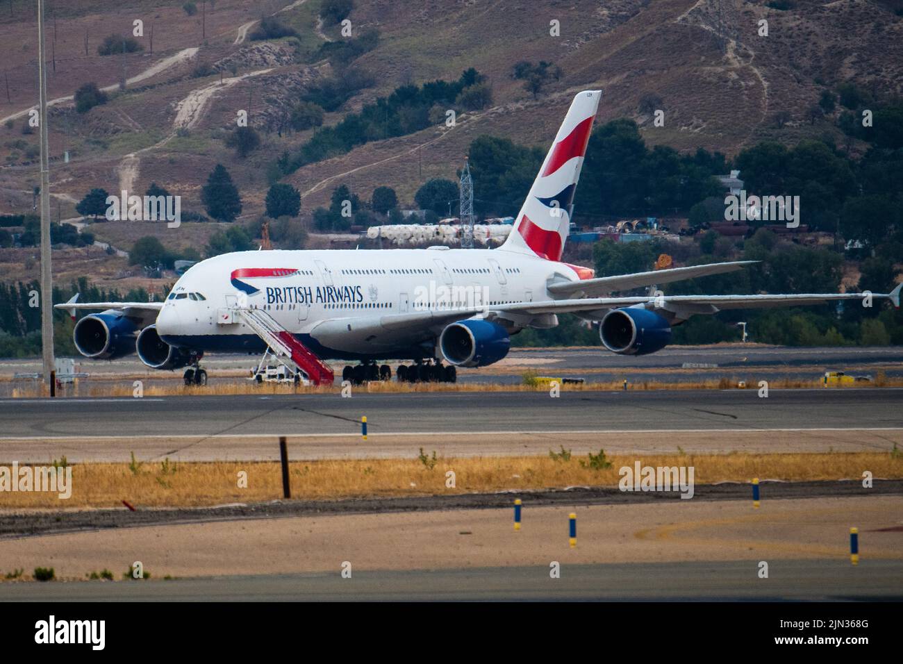 Un aereo Airbus 380 della British Airways visto sulla pista all'aeroporto di Adolfo Suarez Madrid Barajas. Foto Stock