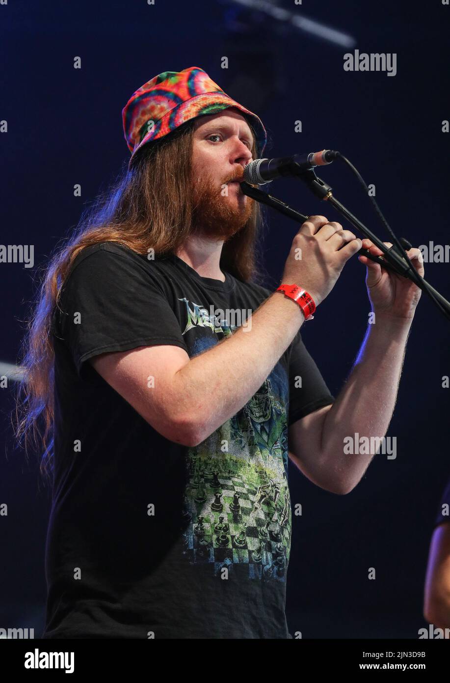 Sam Wood of ferocious Dog durante l'esibizione delle band al Wickham Festival, Hampshire, Regno Unito Foto Stock