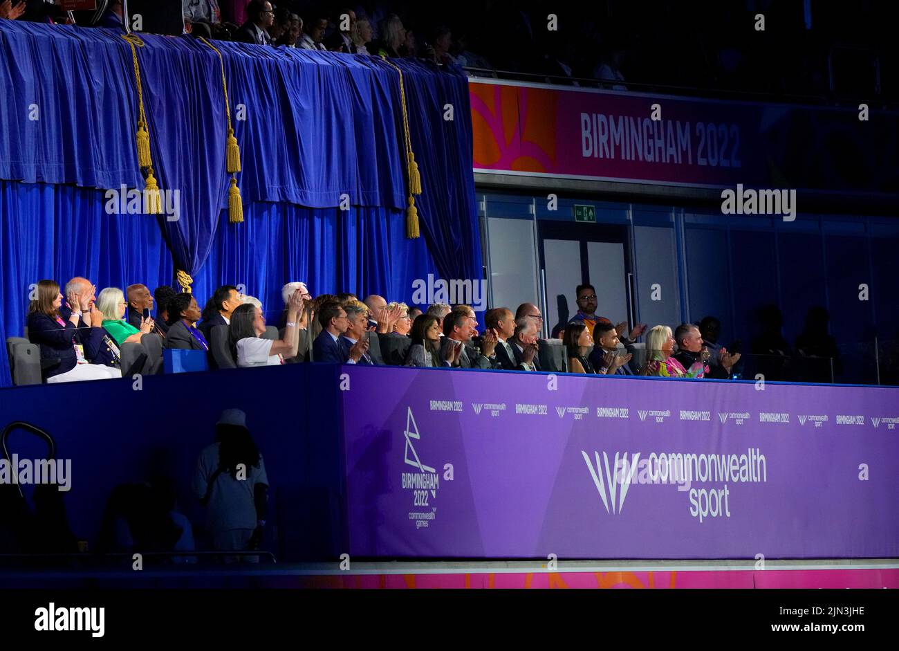 Il Conte di Wessex guarda la cerimonia di chiusura dei Giochi del Commonwealth 2022 all'Alexander Stadium di Birmingham. Data foto: Lunedì 8 agosto 2022. Foto Stock