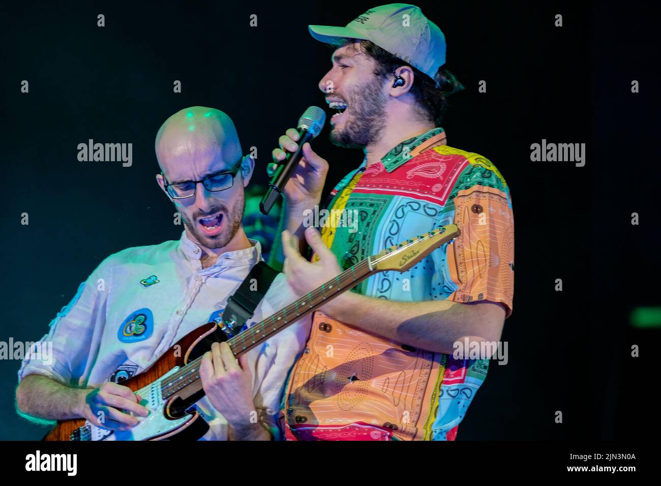 Verona, Italia. 8th agosto 2022. La pop band italiana pinguini Tattici Nucleari si esibisce dal vivo all'Arena di Verona per il tour estivo "dove eravamo rimasti" Credit: Roberto Tommasini/Alamy Live News Foto Stock