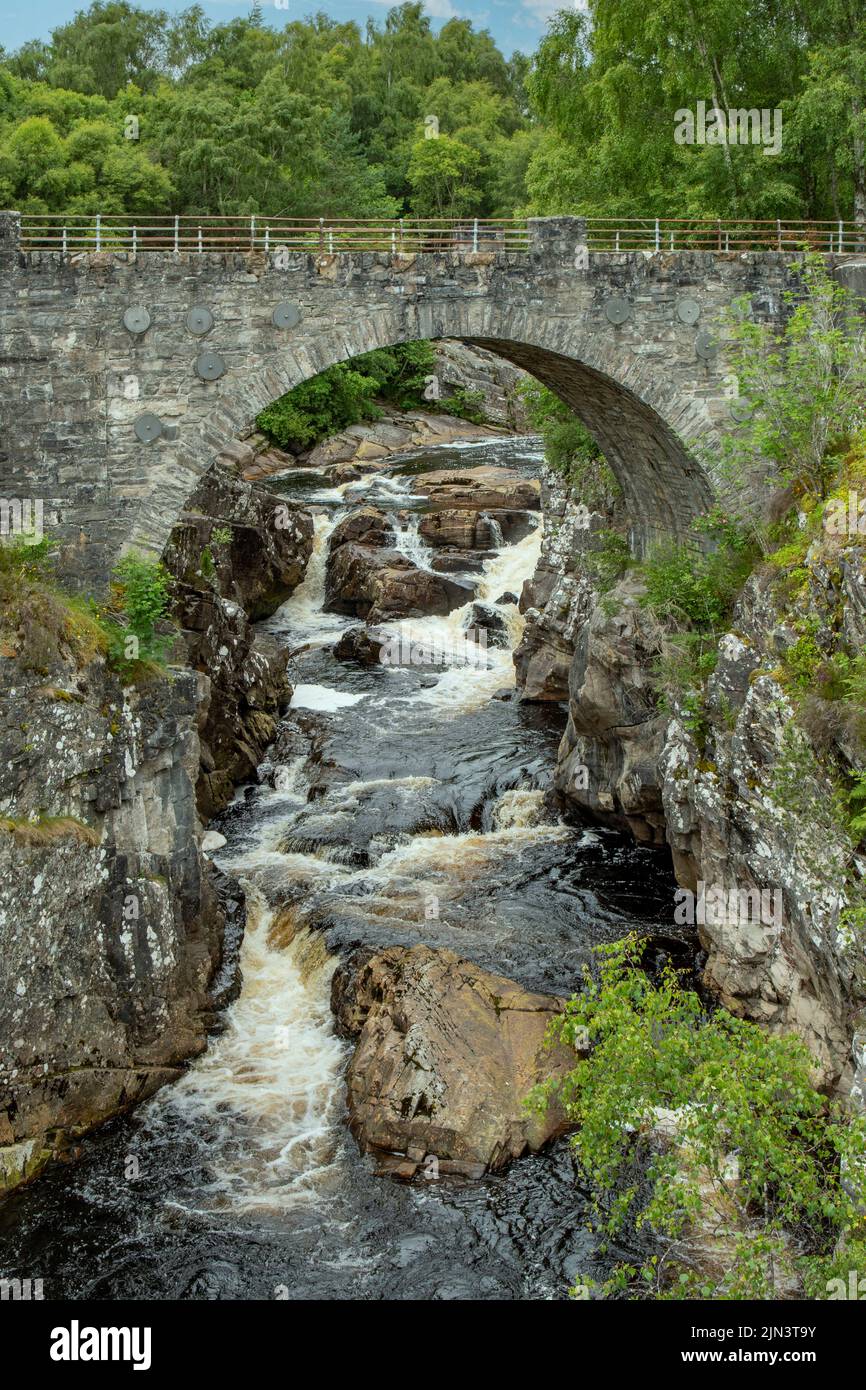 Black Water Falls e Silverbridge, vicino a Ullapool, Highlands, Scozia Foto Stock