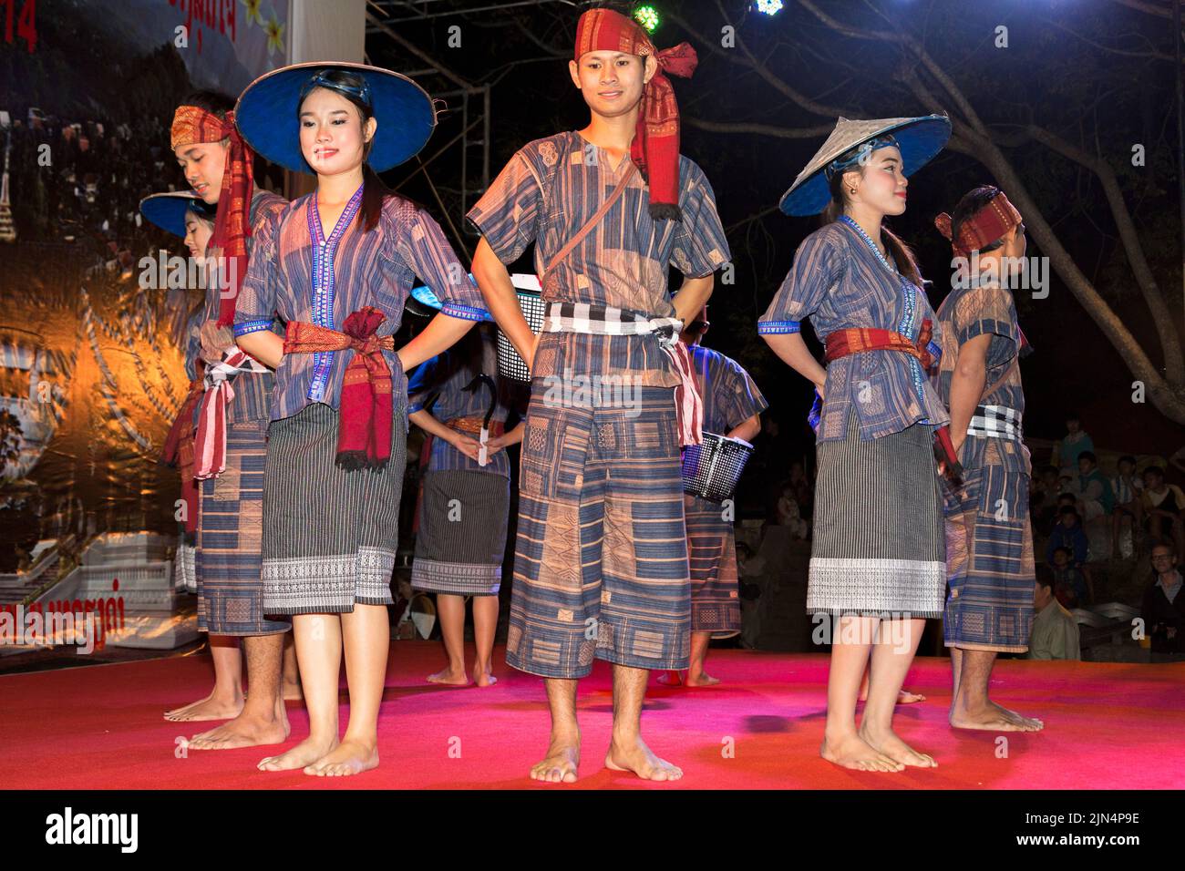 Ballerini allo spettacolo culturale, Luang Prabang, Laos Foto Stock