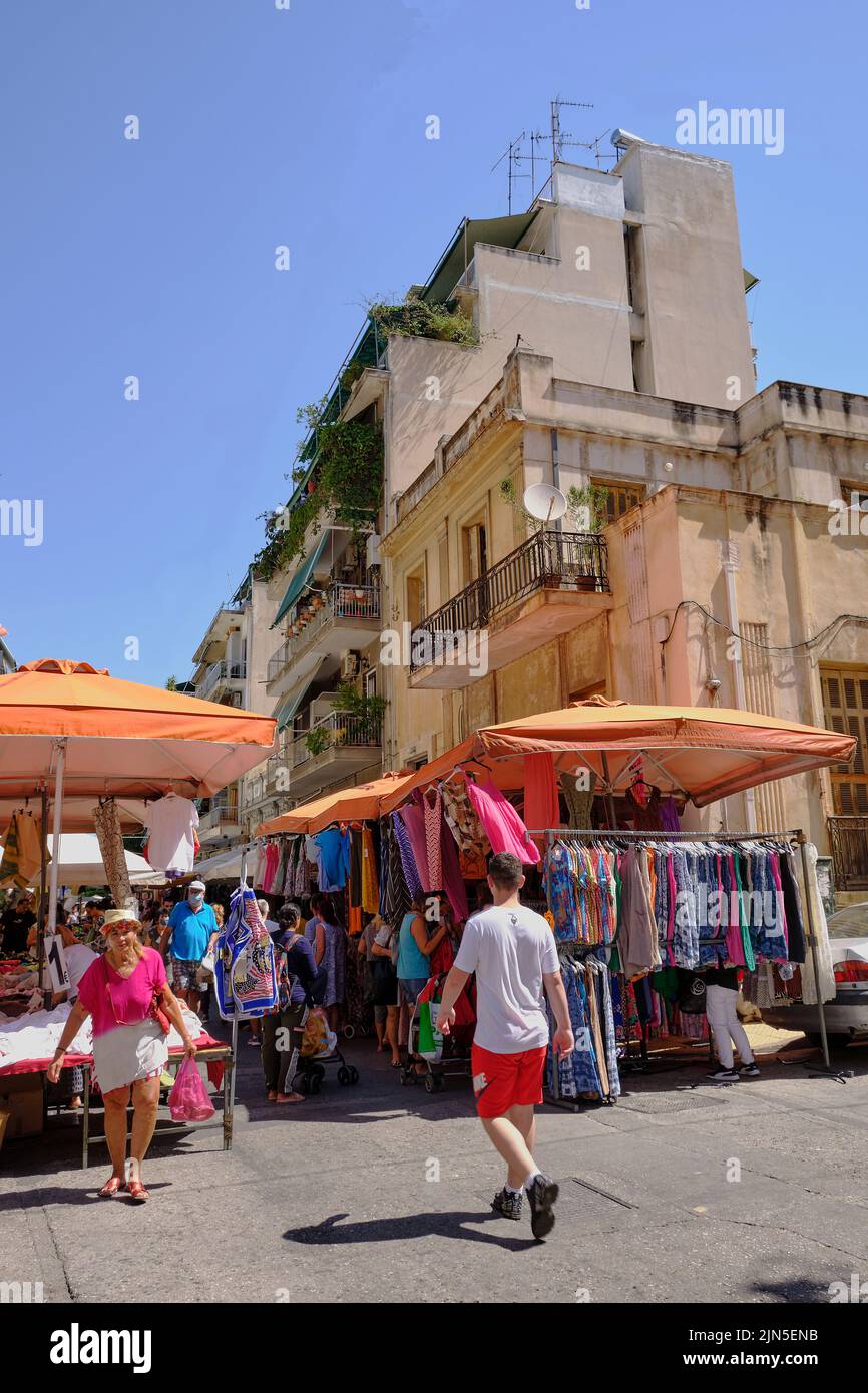 Bancarelle di mercato nel mercato di strada nel centro di Atene, Grecia Foto Stock