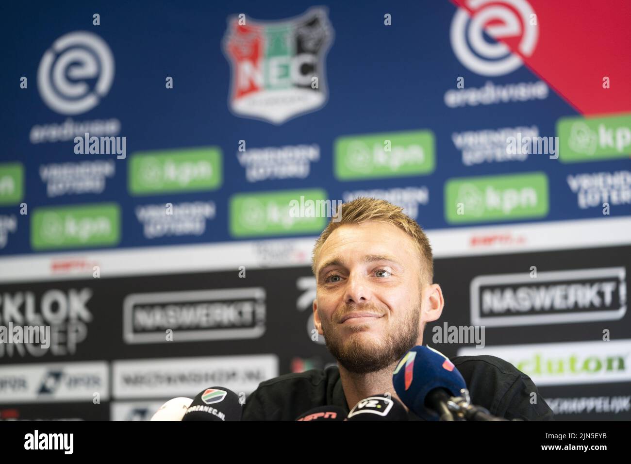 2022-08-09 10:59:33 NIJMEGEN - Jasper Cillessen durante la sua presentazione al NEC. Il portiere di 33 anni si è impegnato nel club di Nijmegen per tre anni. Lasciò la formazione di Gelderland nel 2011 per Ajax e in seguito suonò anche per il FC Barcelona e Valencia. ANP JEROEN JUMELET olanda OUT - belgio OUT Foto Stock