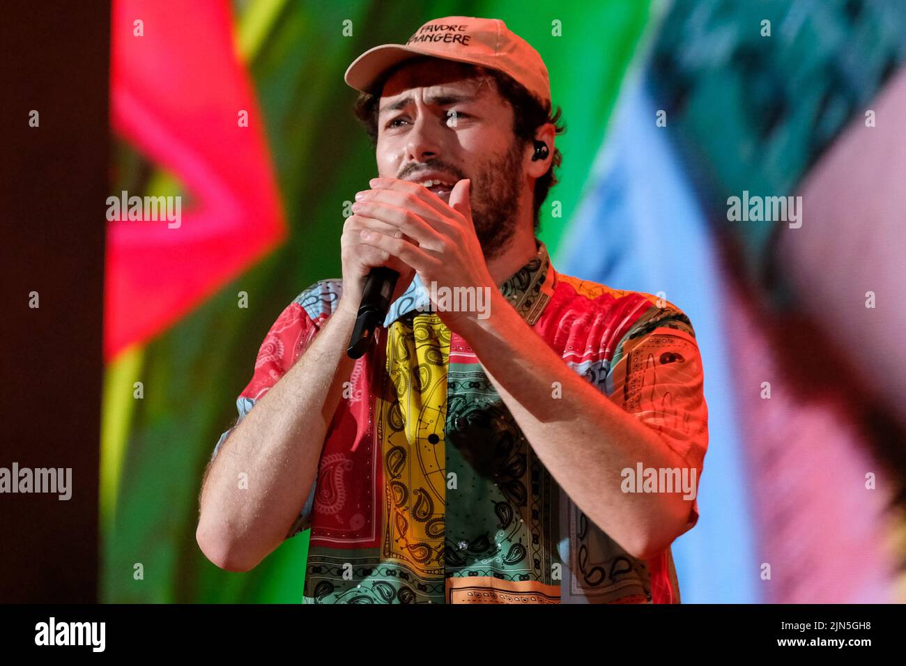 Verona, Italia. 08th ago 2022. Riccardo Zanotti durante PINGUINI ATTICI NUCLEARI - dove eravamo rimasti, Concerto di Musica a Verona, Italia, Agosto 08 2022 Credit: Independent Photo Agency/Alamy Live News Foto Stock