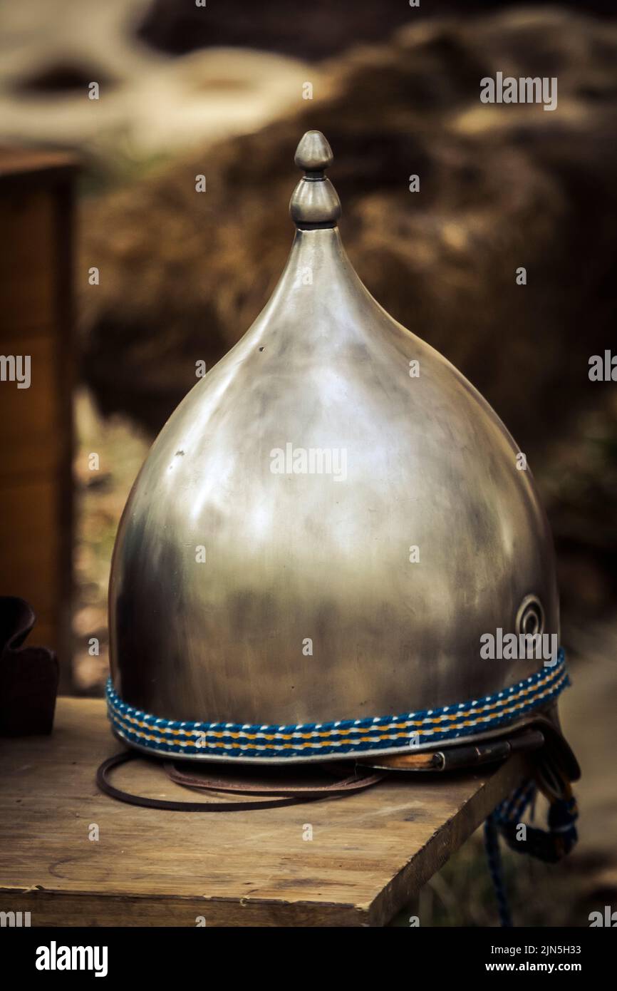 Modena, Italia. 10th Set 2016. Celtic Helmet Credit: Independent Photo Agency/Alamy Live News Foto Stock