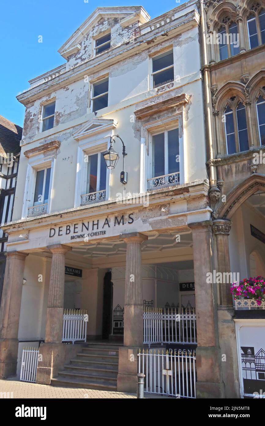 Debenhams, ex-Browns of Chester Building, Crypt Chambers, 34-40 Eastgate Street, Chester, Cheshire, INGHILTERRA, REGNO UNITO, CH1 1LF Foto Stock