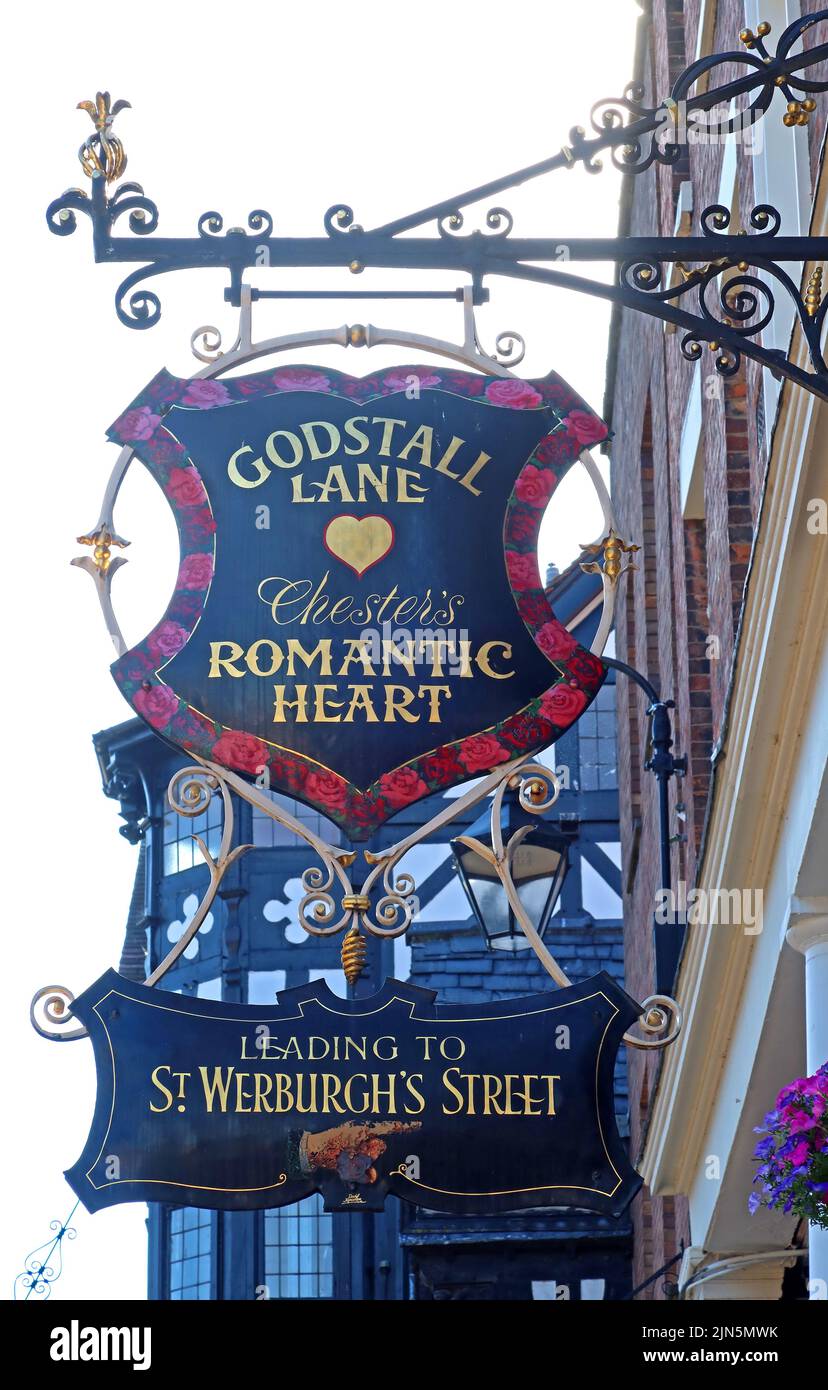 Cartello che conduce a Chesters Romantic Heart, Godstall Lane shopping, che conduce a St Werburgs Street, Chester, Cheshire, Inghilterra, Regno Unito, CH1 1LH Foto Stock