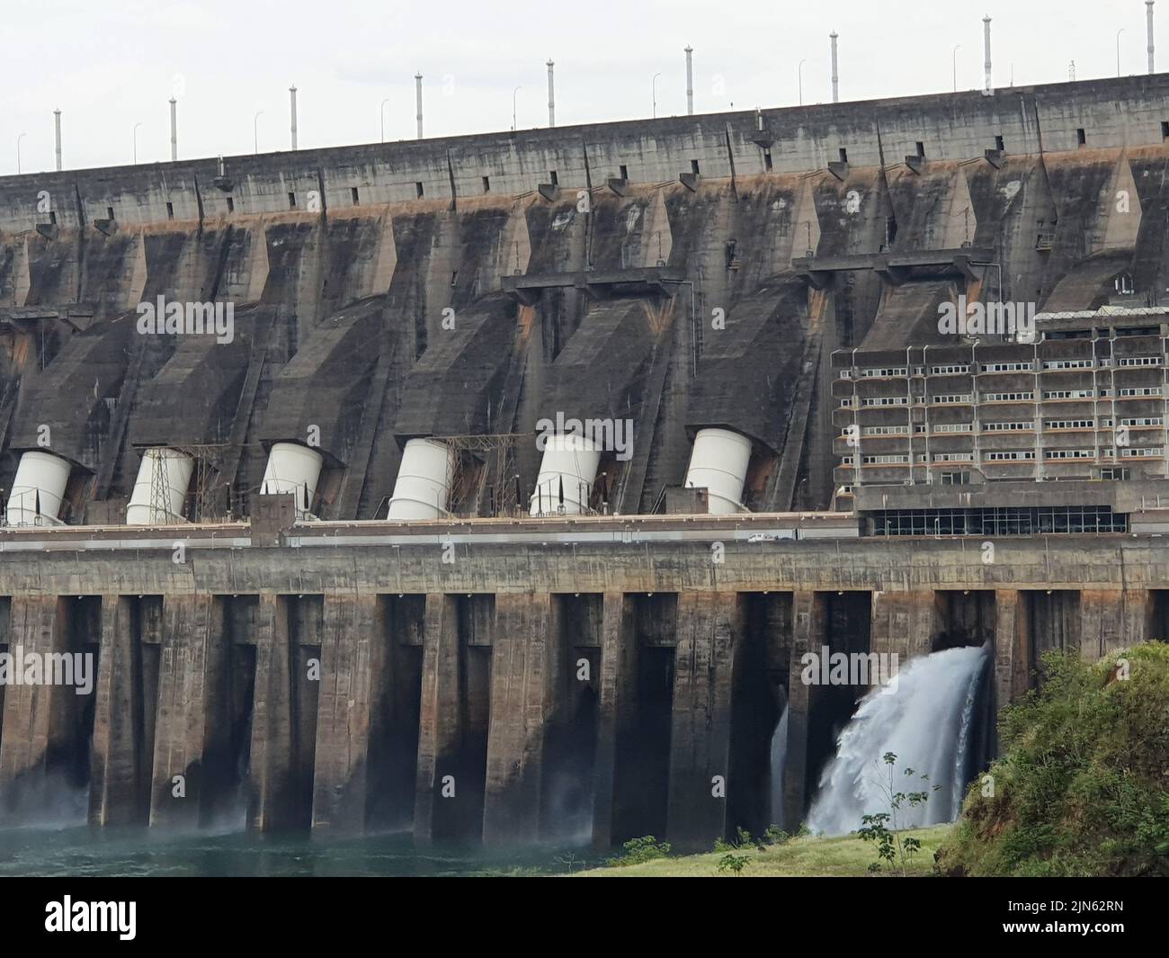 Itaipu hydroelectric power plant immagini e fotografie stock ad alta  risoluzione - Alamy