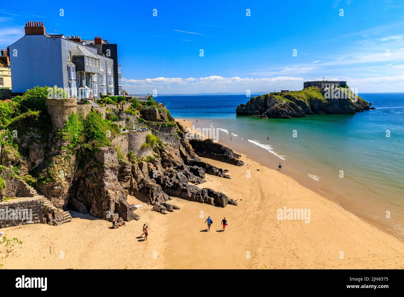 St Catherine's Island e Fort e la spiaggia protetta del castello a Tenby, Pembrokeshire, Galles, Regno Unito Foto Stock