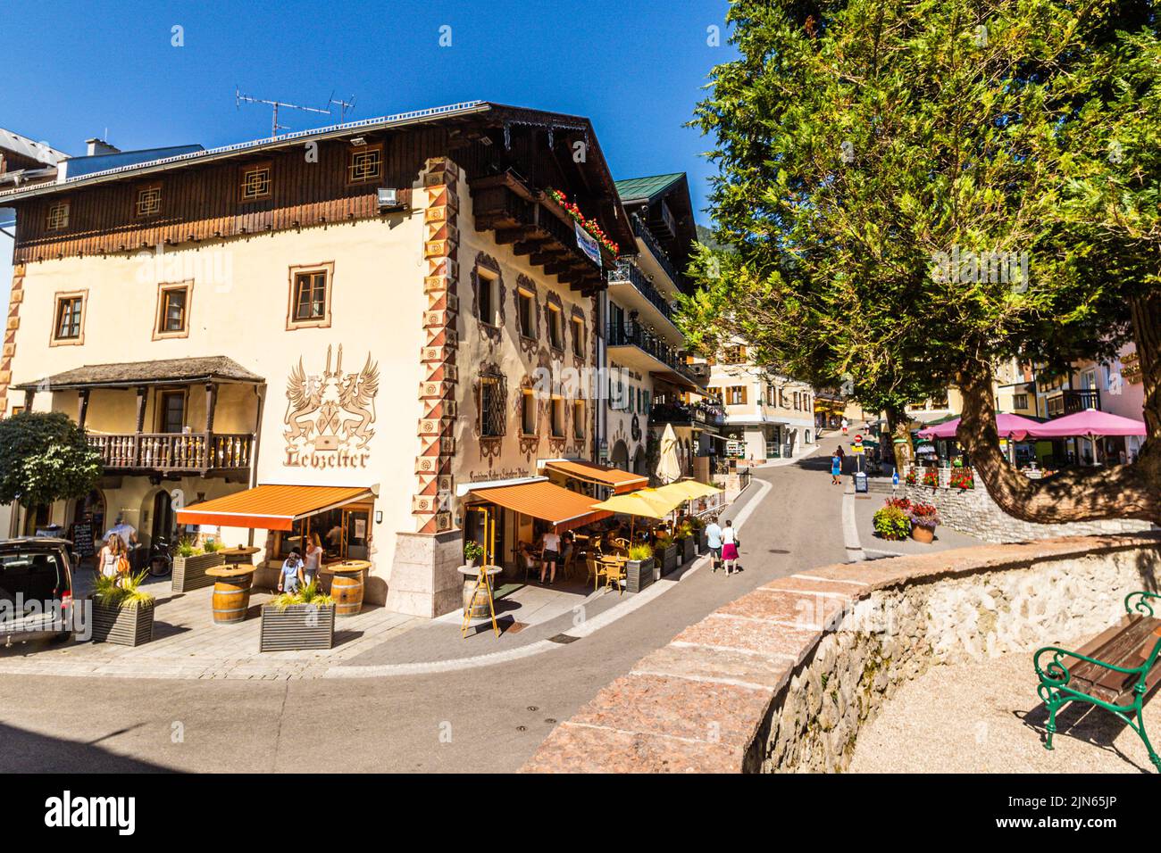 St. Wolfgang nel Salzkammergut è una città di mercato costituita da edifici molto pittoreschi in Austria, Europa Foto Stock