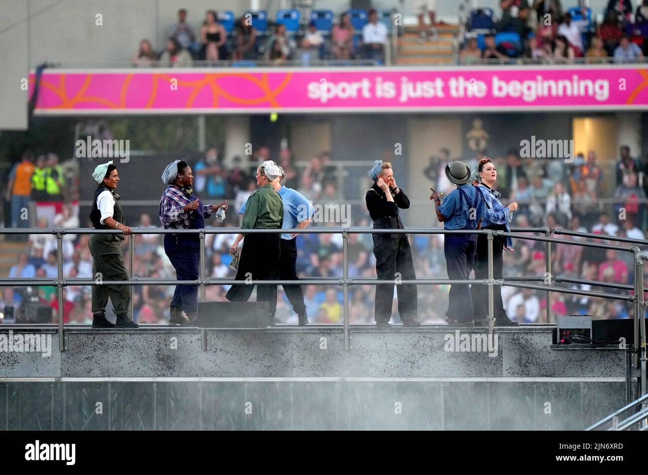 Artisti in vista della cerimonia di chiusura per i Giochi del Commonwealth del 2022 all'Alexander Stadium di Birmingham. Data foto: Lunedì 8 agosto 2022. Foto Stock