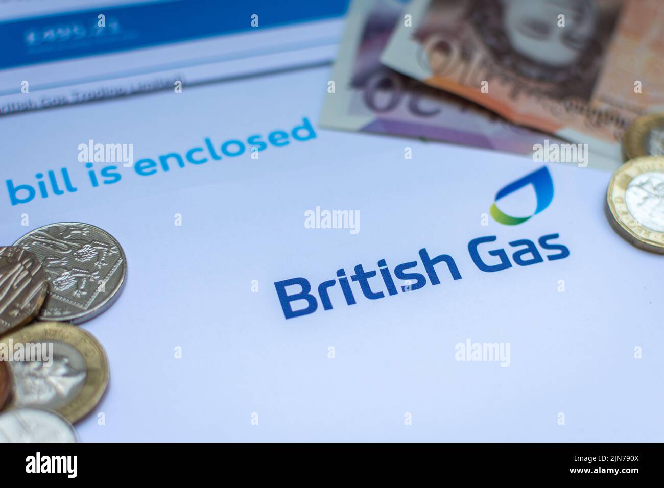 Una fattura britannica del gas con la valuta del Regno Unito. Il costo della vita e l'inflazione con prezzi in aumento stanno colpendo molte persone. Foto Stock