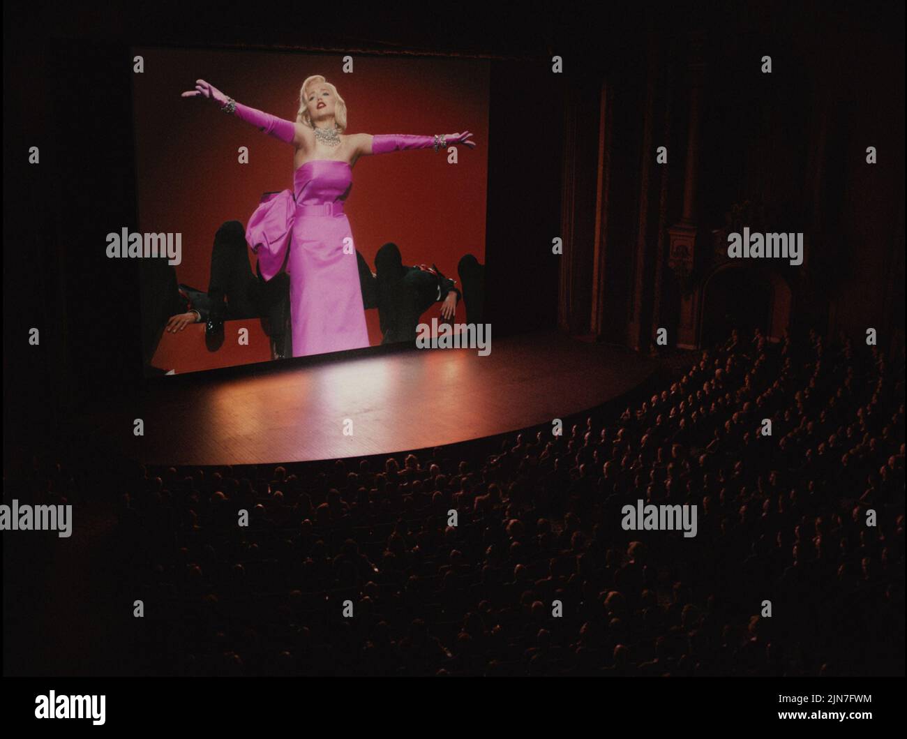 DATA DI RILASCIO: 28 settembre 2022. TITOLO: Biondo. CASA DI PRODUZIONE: Plan B Entertainment. DIRETTORE: Andrew Dominik. TRAMA: Una cronaca immaginaria della vita interiore di Marilyn Monroe. PROTAGONISTA: ANA DE ARMAS come Marilyn Monroe. (Immagine di credito: © piano B intrattenimento/immagini di intrattenimento) Foto Stock