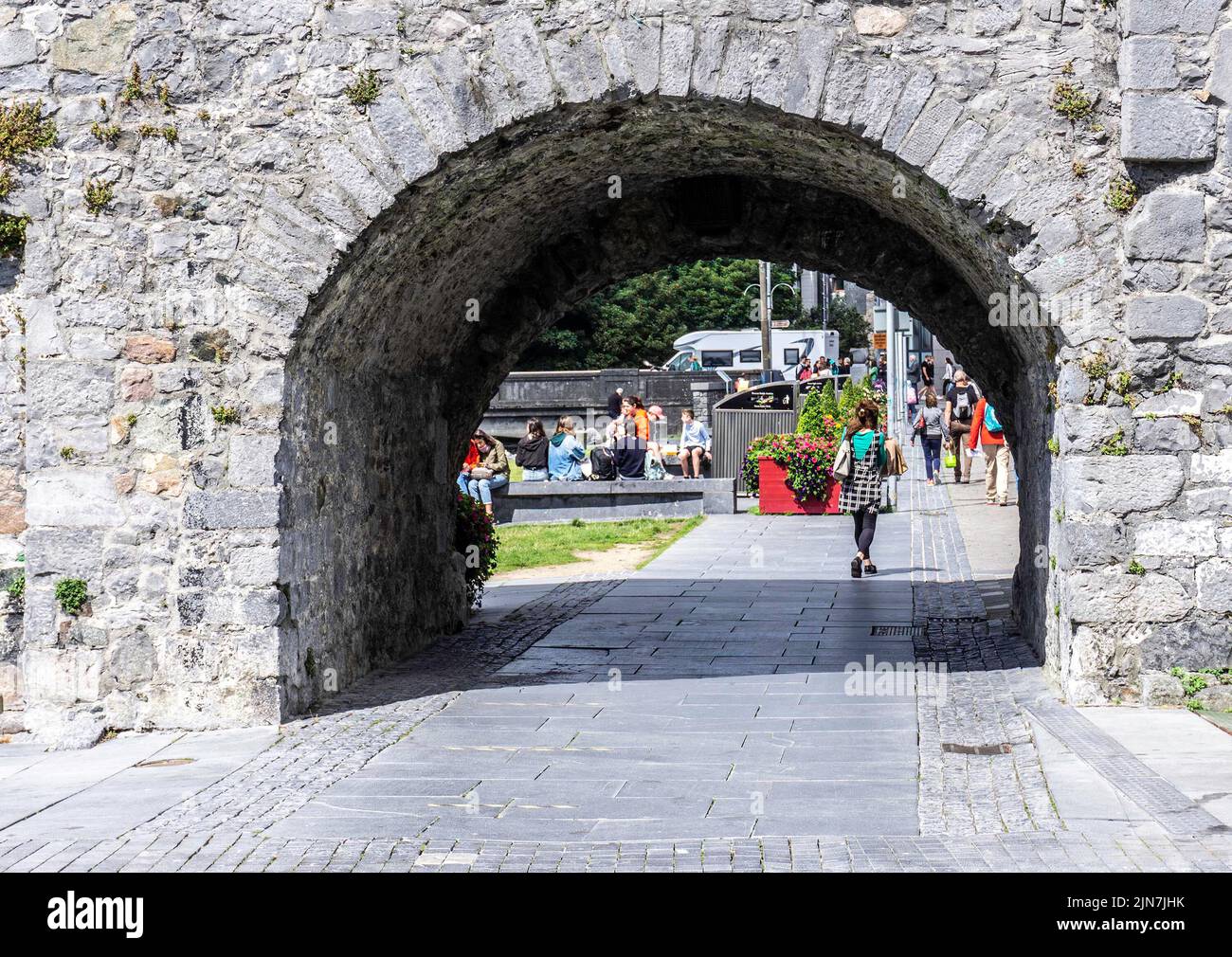 La sezione dell'arco spagnolo di Galway City, Irlanda. Un edificio medievale costruito nel 1584, il nome si riferisce al commercio spagnolo con Galway. Foto Stock
