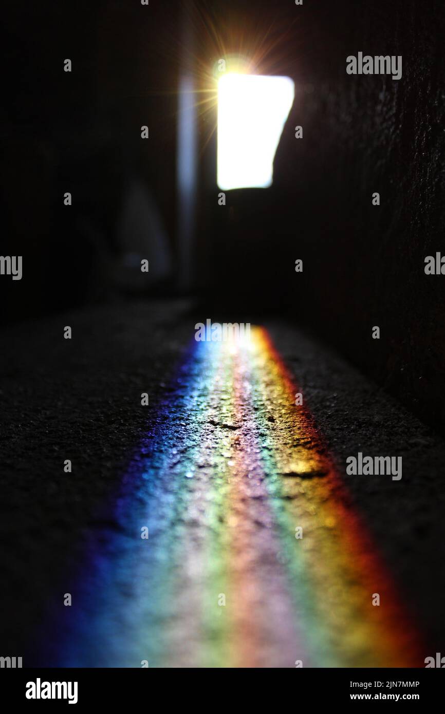 Rainbow Light che splende sui gradini Foto Stock