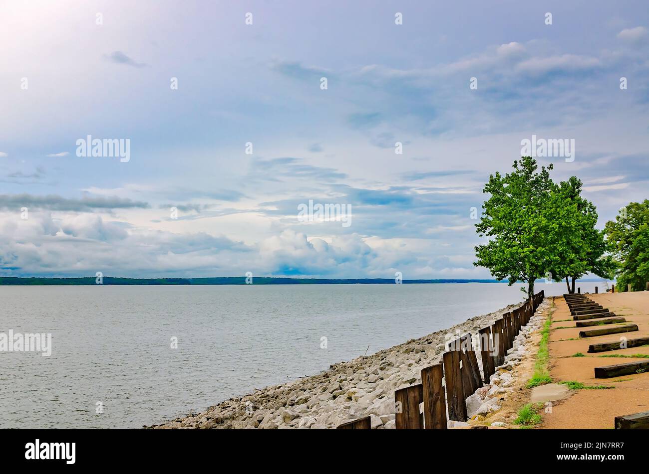 Il lago di Sardis è raffigurato, 31 maggio 2015 a Batesville, Mississippi. Il serbatoio di 98.520 acri è diviso dalla diga di Sardis. Foto Stock