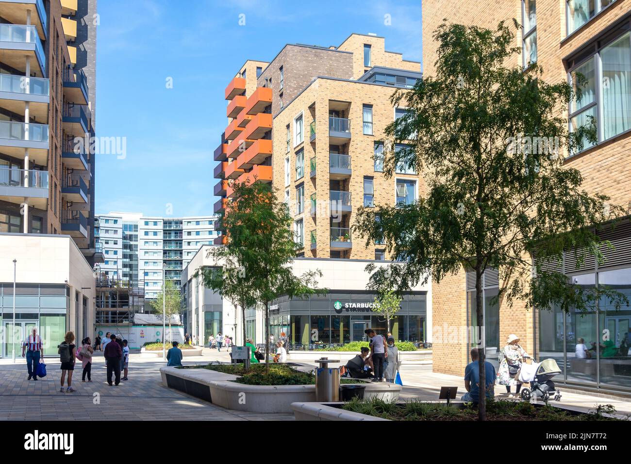 Moderni edifici di appartamenti, Smithy Lane, High Street Quarter, Hounslow, London Borough of Hounslow, Greater London, England, United Kingdom Foto Stock