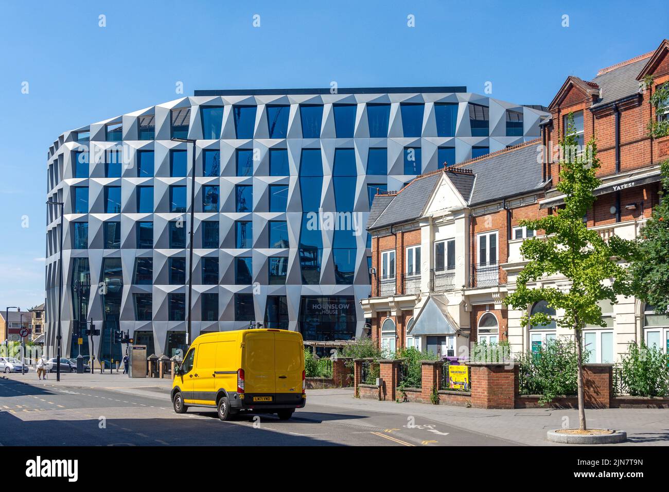 Civic Center Hounslow House, Bath Road, Hounslow, London Borough of Hounslow, Greater London, England, Regno Unito Foto Stock