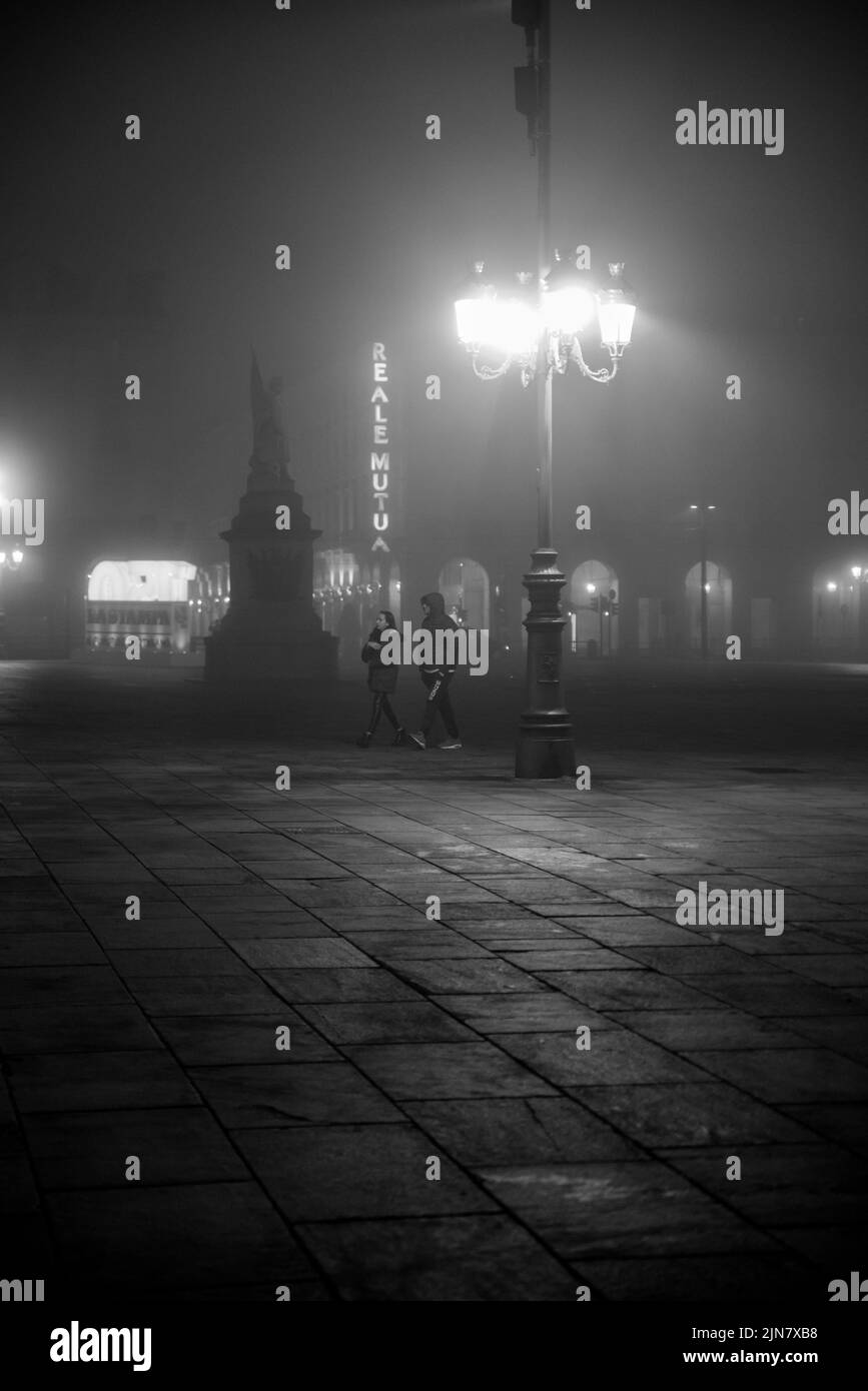 Nebbia in una notte di Torino Foto Stock