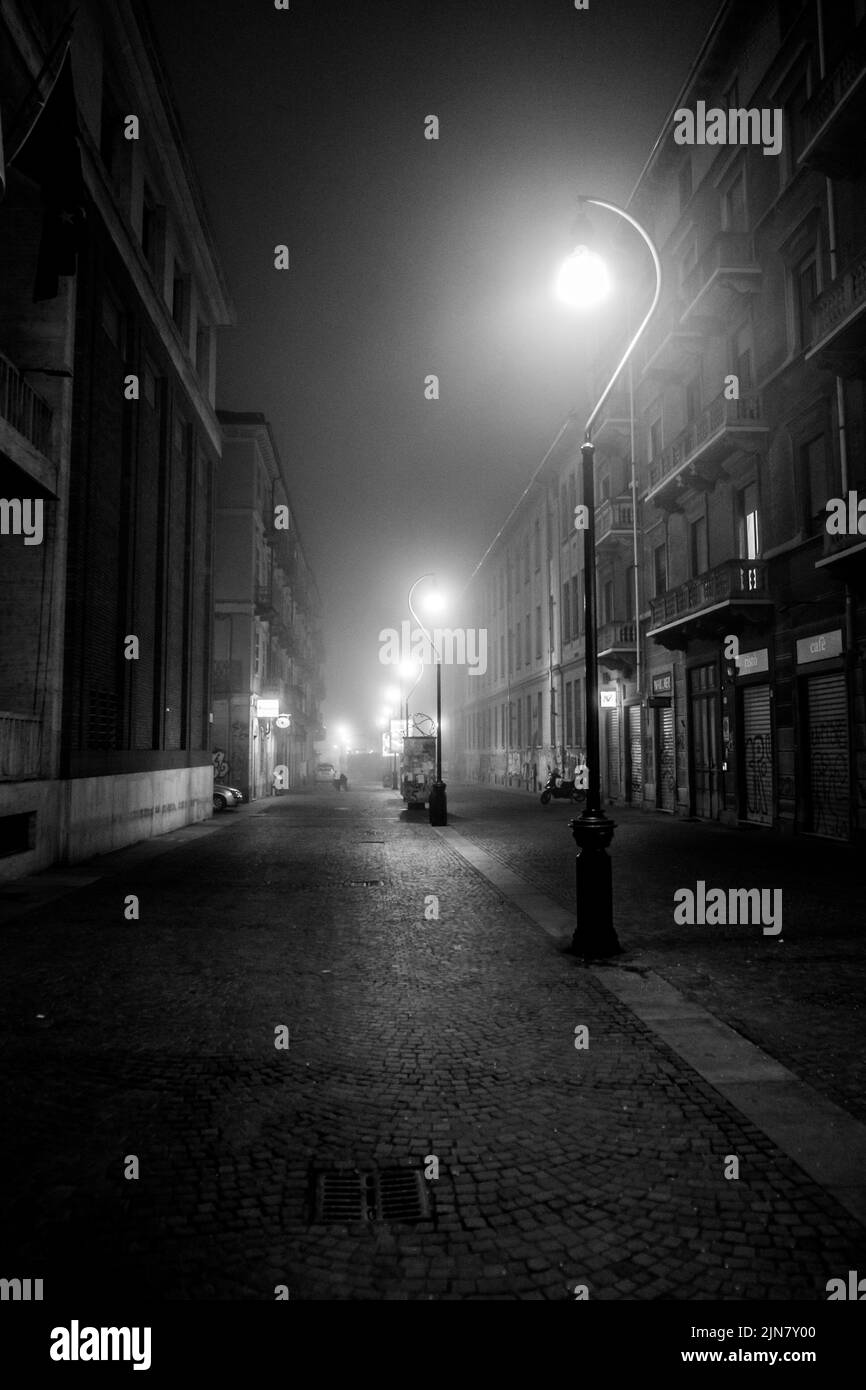 Nebbia in una notte di Torino Foto Stock