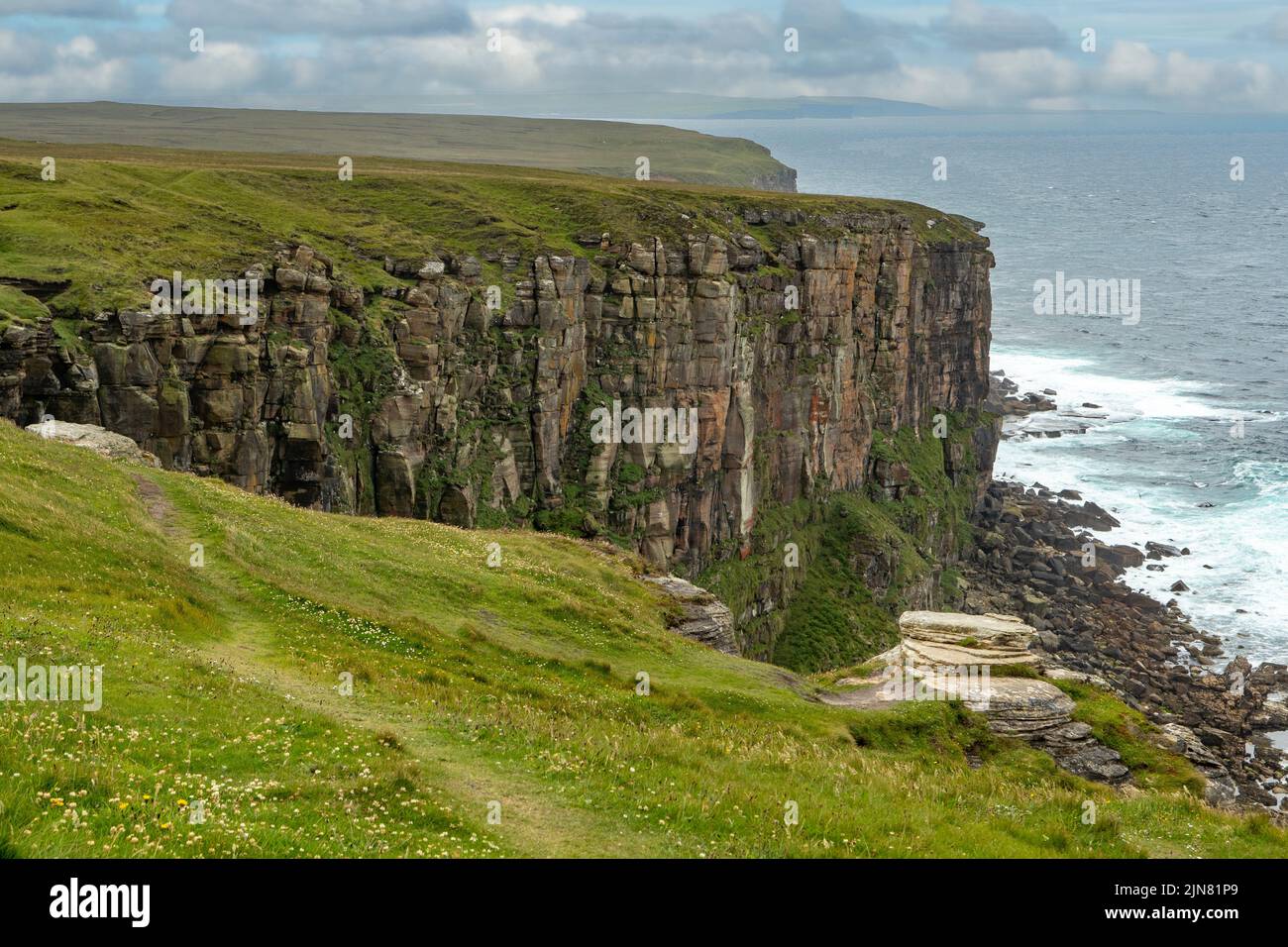 Scogliere a Dunnett Head, Caithness, Scozia Foto Stock