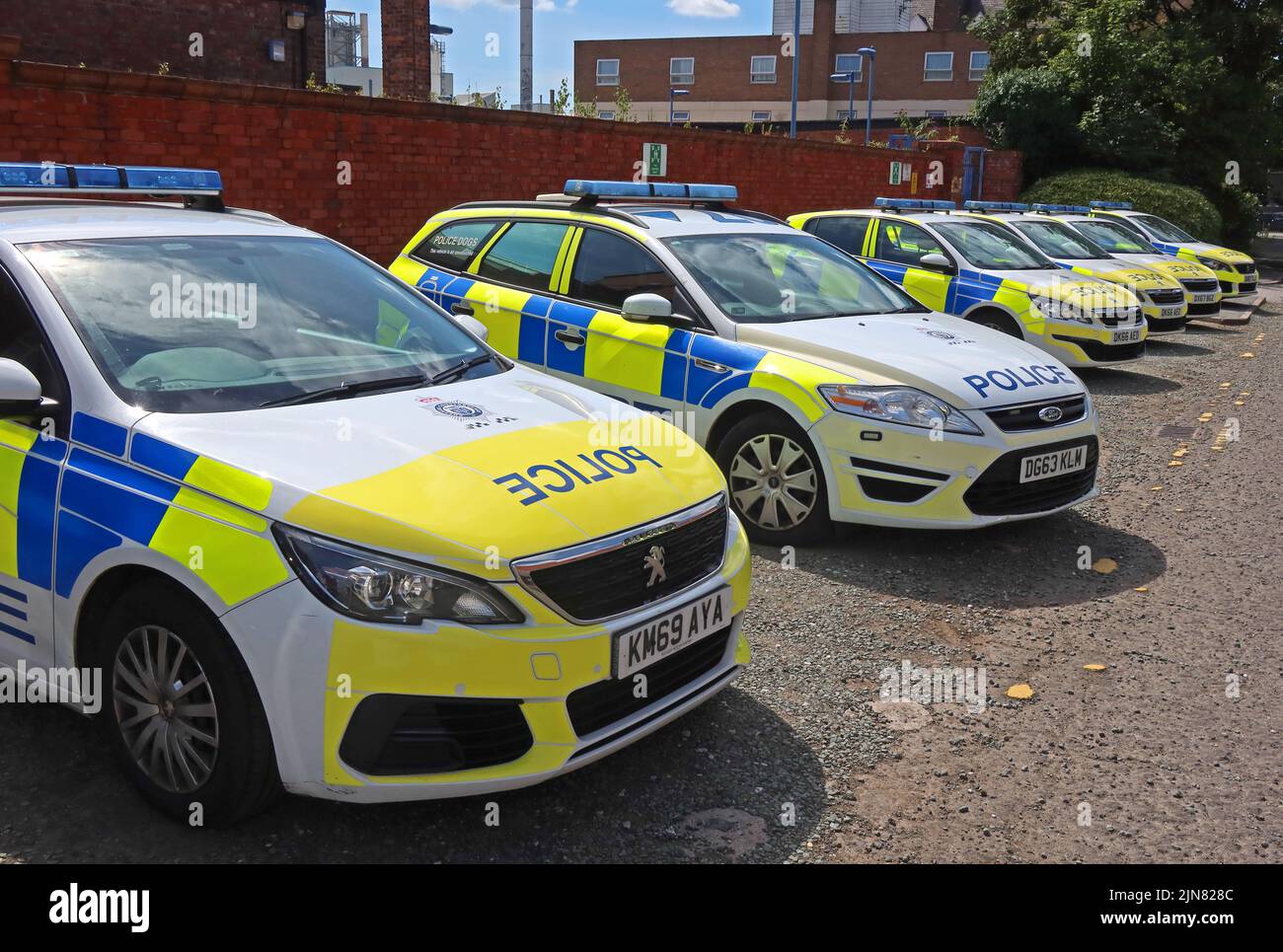 Cheshire Constabulary, auto alla stazione di polizia di Warrington, 101 Arpley St, Warrington, Cheshire, Inghilterra, REGNO UNITO, WA1 1LQ Foto Stock