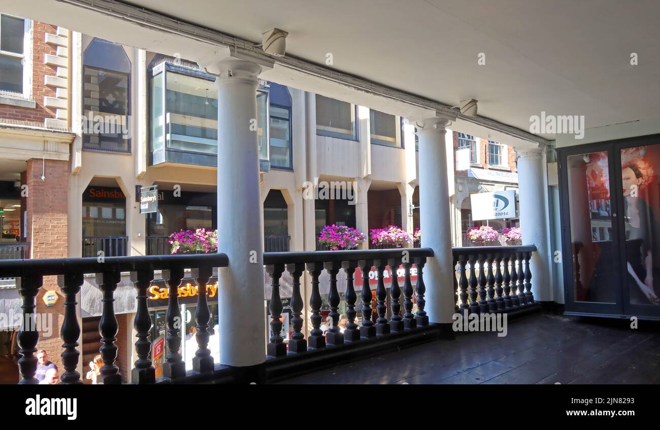 Chester Distinctive Rows, Eastgate Street, Chester, Cheshire, Inghilterra, REGNO UNITO, CH1 1LT Foto Stock