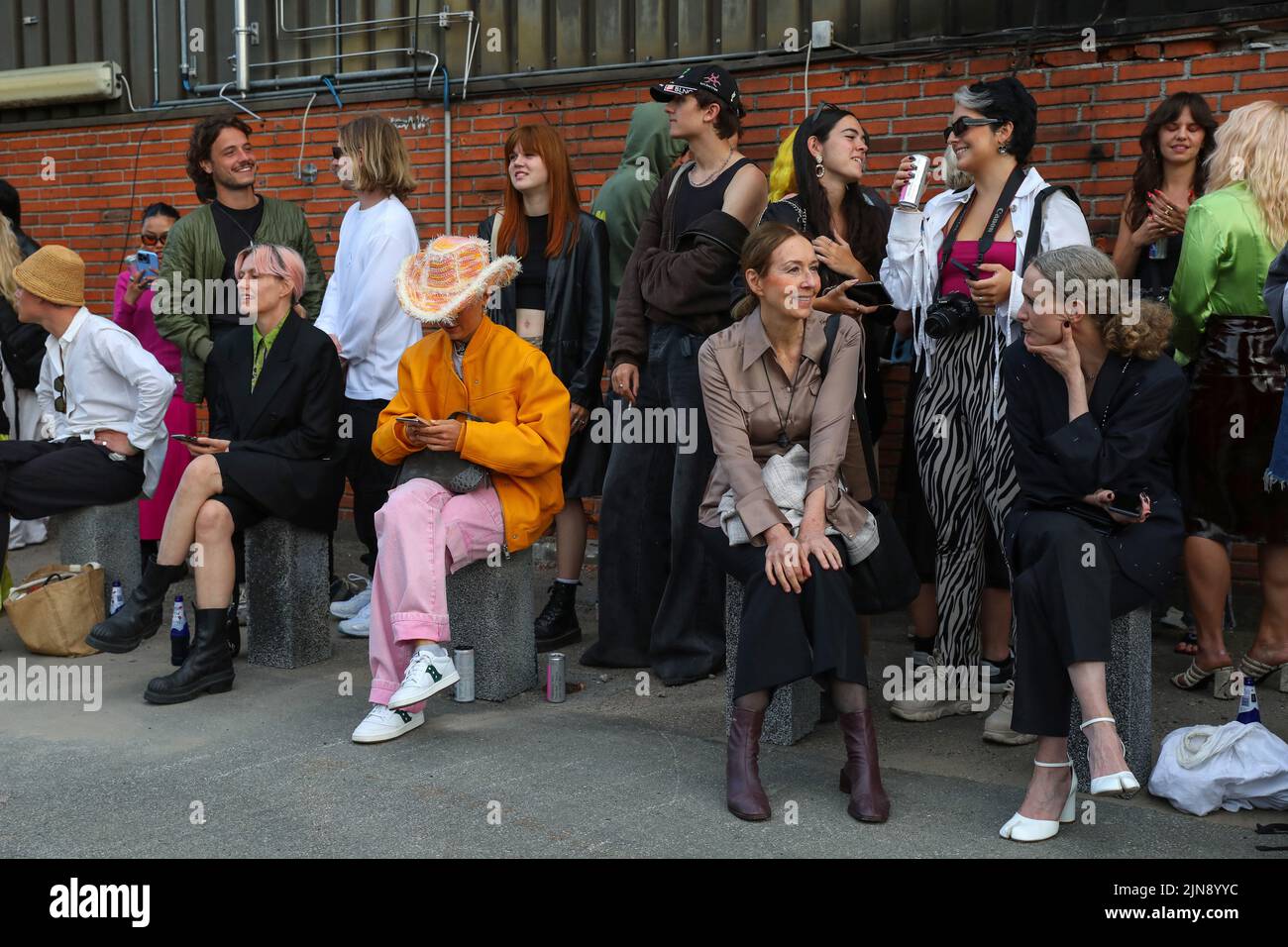 Copenaghen, Copenaghen, Danimarca. 9th ago 2022. Copenhagen Fashion Week è il più grande evento di moda in Scandinavia. Questa settimana estiva della moda si svolge dal 9 al 12 agosto 2022. I designer mostrano le collezioni SS 2023. Primo giorno della settimana della Moda e sfilata di moda del marchio P.L.N.. (Credit Image: © Marina Takimoto/ZUMA Press Wire) Foto Stock