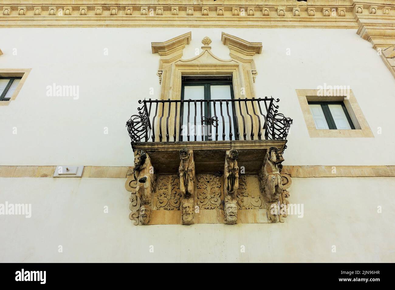 Vecchio balcone, Palermo, Sicilia, Italia, Europa Foto Stock