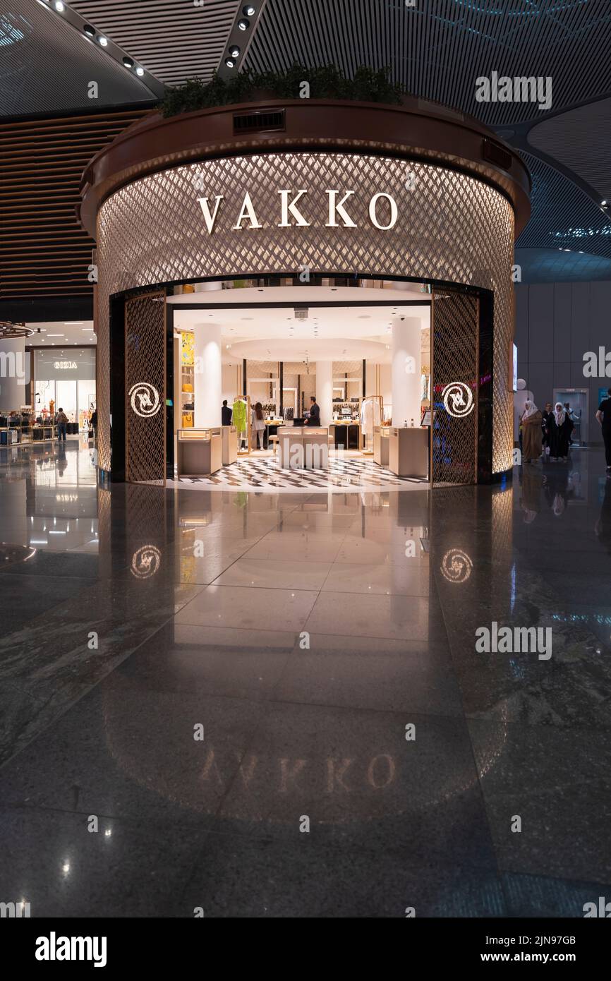 Un'immagine interna di un moderno Aeroporto di Istanbul con una splendida architettura e grandi opportunità di shopping Foto Stock
