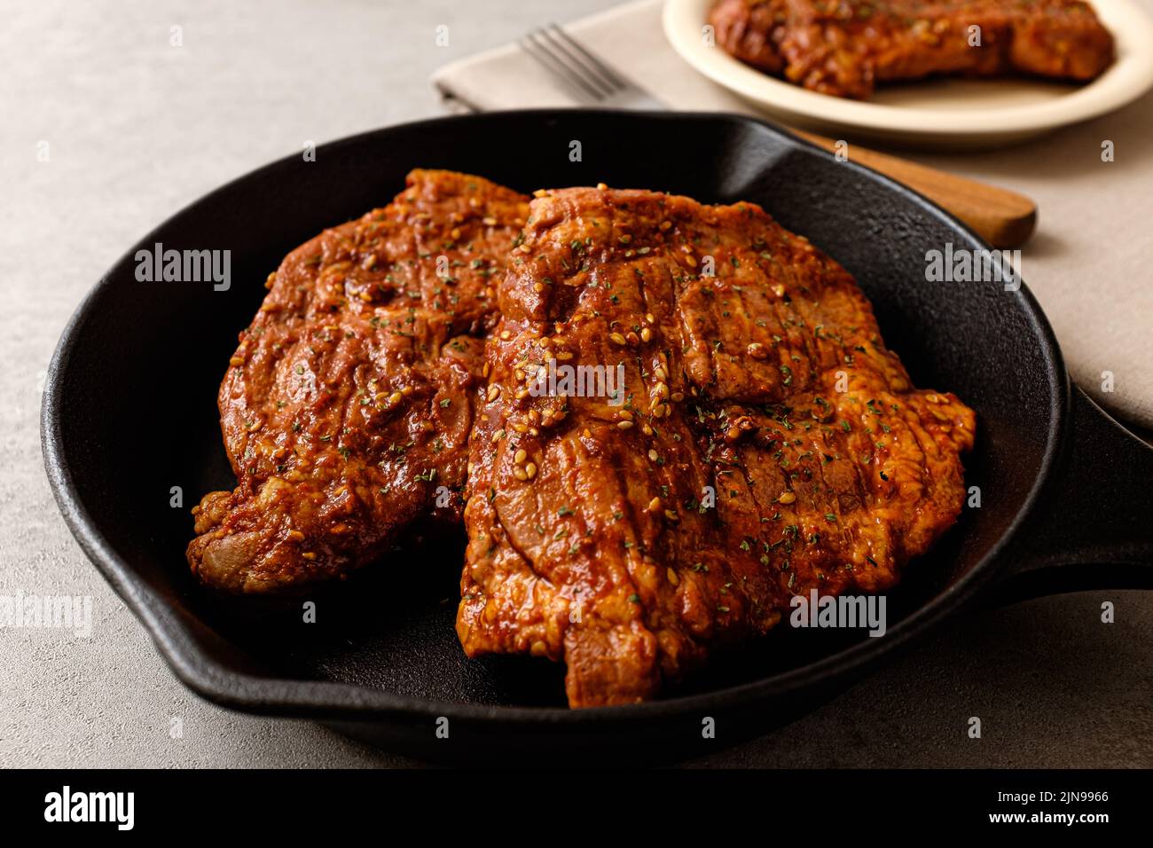Barbecue di maiale con collo di maiale alla griglia Foto Stock