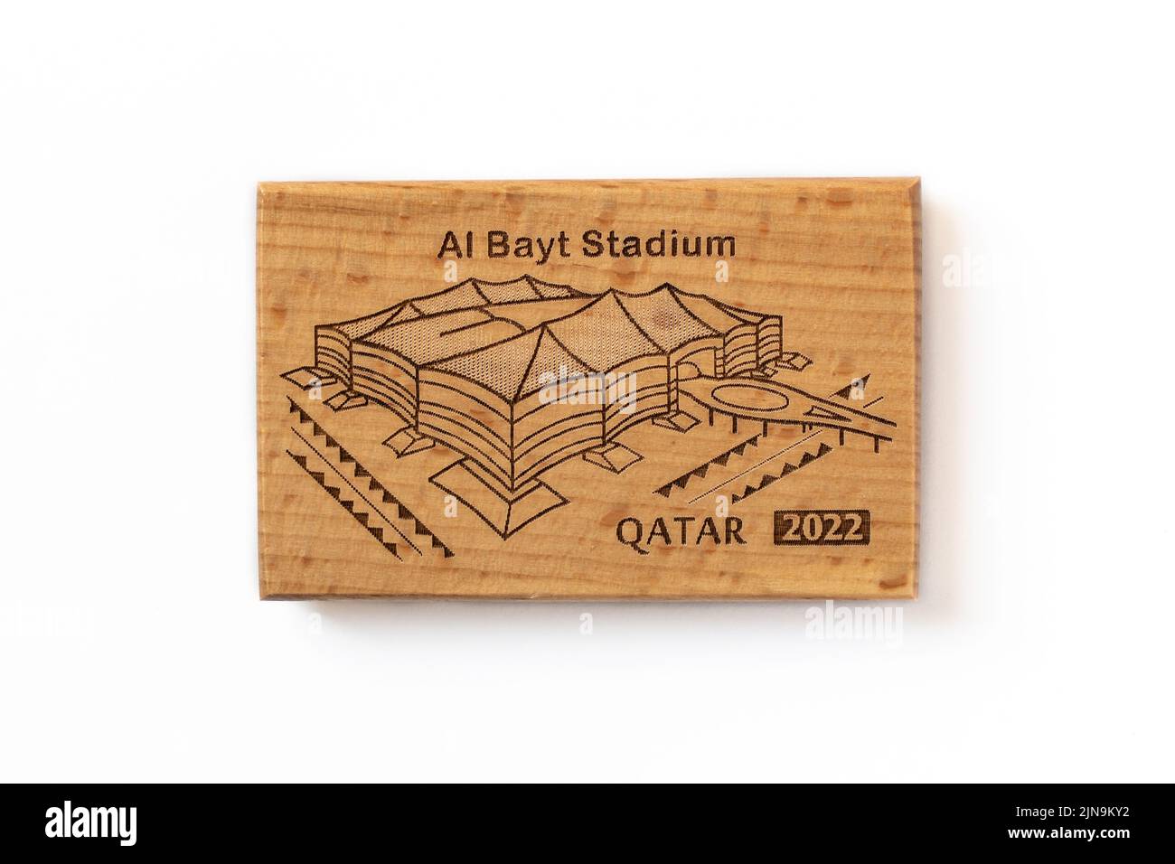 DOHA, QATAR - 10 AGOSTO 2022: Al Bayt Stadium Qatar frigo magnete. Il Qatar ospiterà la Coppa del mondo FIFA 2022. Foto Stock