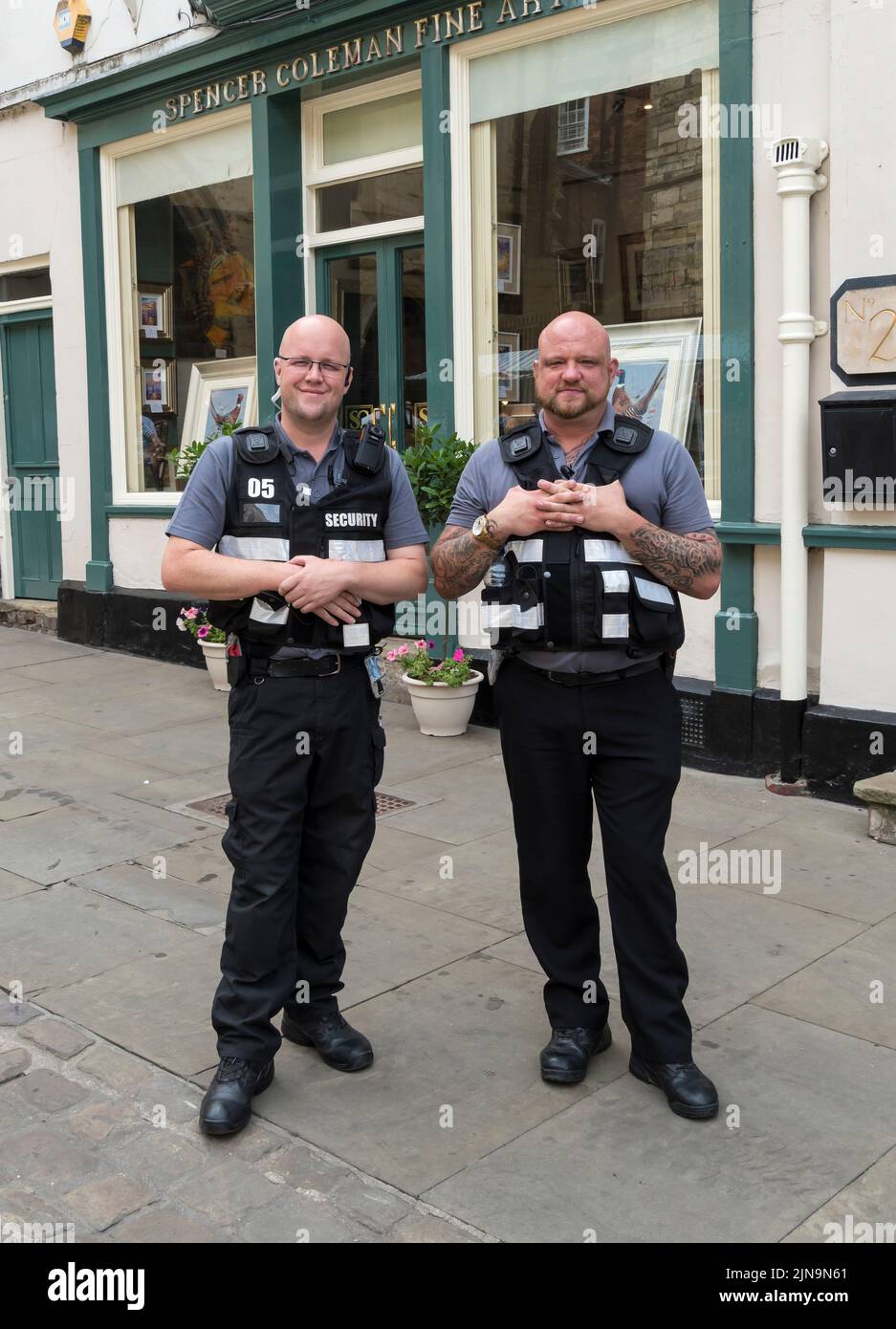 Personale di sicurezza al fine settimana di Lincoln 1940, Lincoln Cathedral Quarter, 23rd luglio 2022 Foto Stock