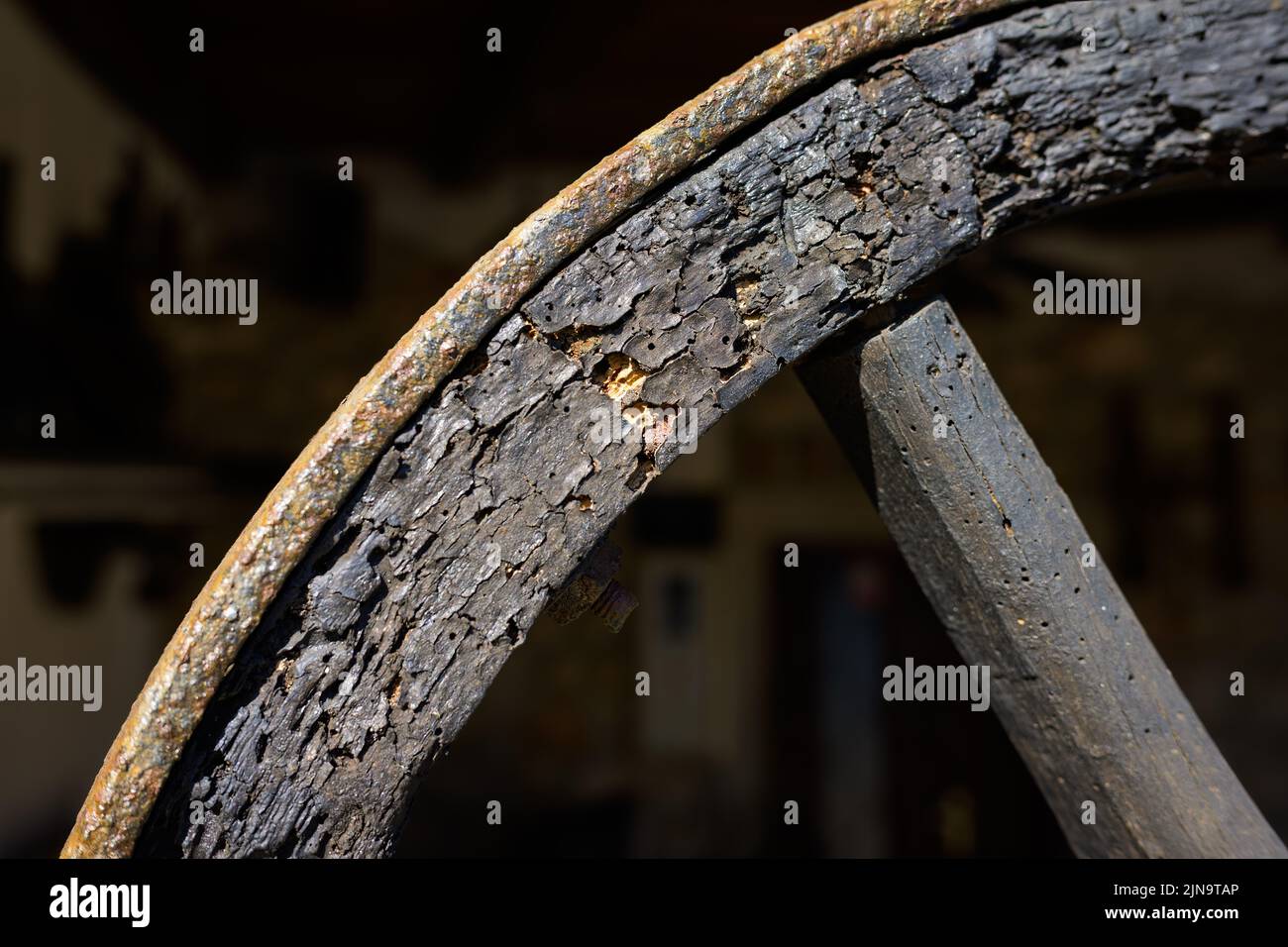 Parte di un vecchio cartrello utilizzato per la decorazione (Croazia) Foto Stock