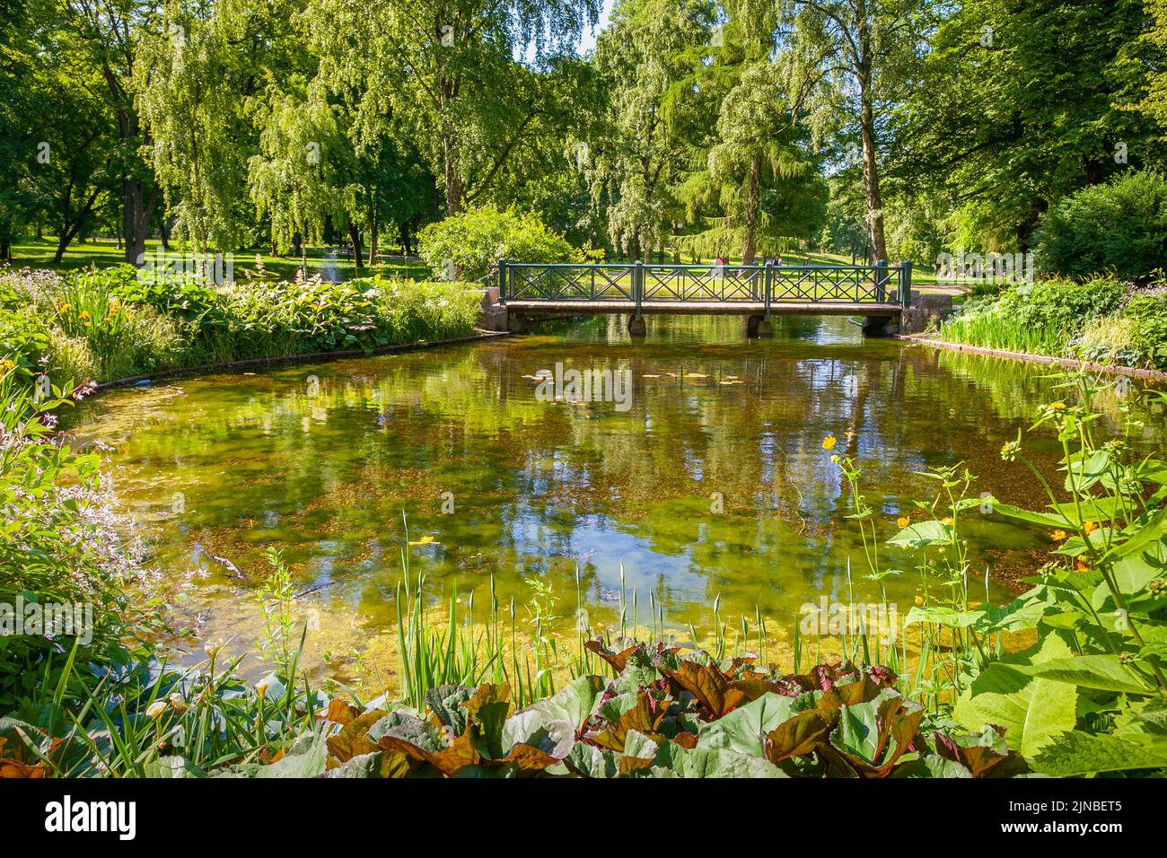 Parco pubblico vicino al Palazzo reale nelle giornate di sole a Oslo, Norvegia Foto Stock