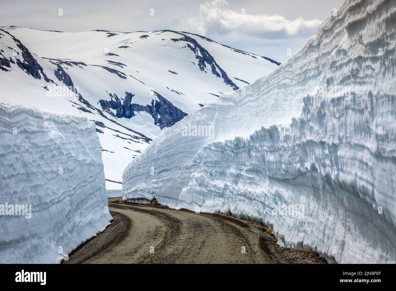 Vecchia strada di montagna di Strynefjell nelle montagne di Vestland, Norvegia, Scandinavia Foto Stock