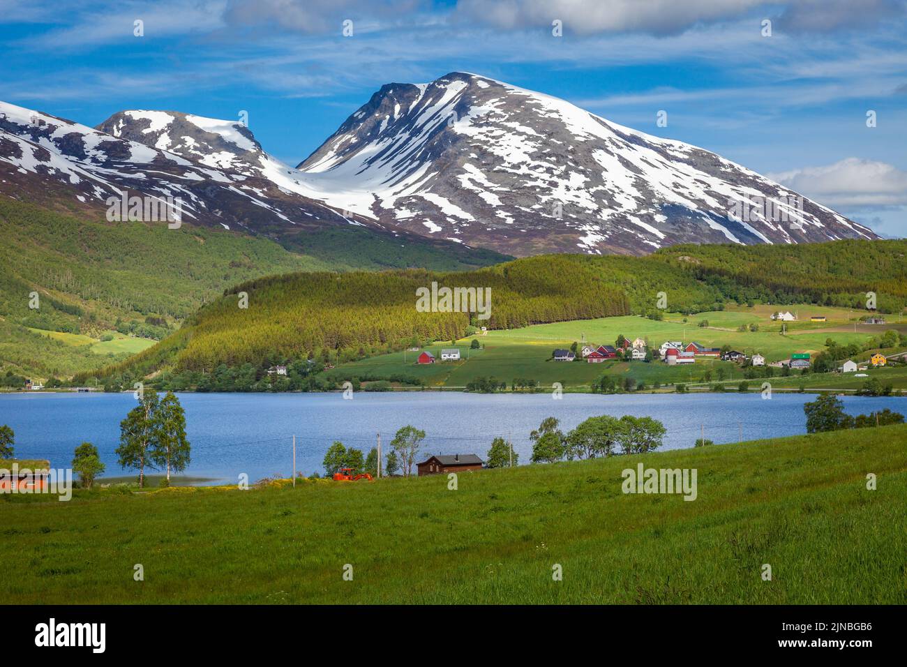 Norvegia Campagna e fattoria a Aurlandsfjord ramo di Sognefjord Foto Stock